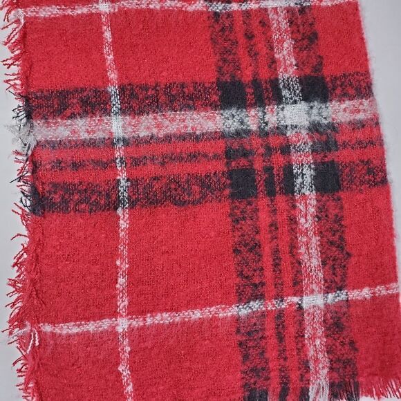 Womens Red Plaid Boucle Blanket Scarf Style & Wear - Picture 6 of 8